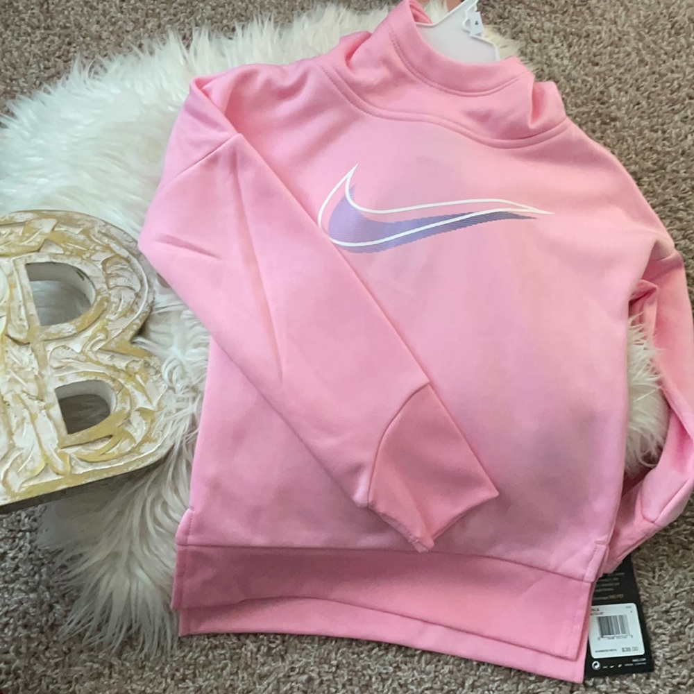 NWT 🆕 Nike thermo sweater for girls